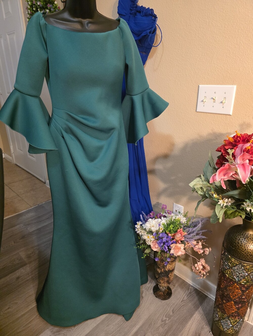 Javani Mother of the WeddingGreen Bell-Sleeve Evening Dress